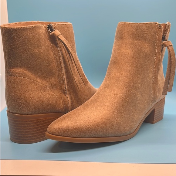 #B12. Elegant Journey Collection Sadiya Tan Ankle Booties - Picture 1 of 3